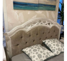 Двуспальная кровать Венеция MUR-101-01 с каретной стяжкой